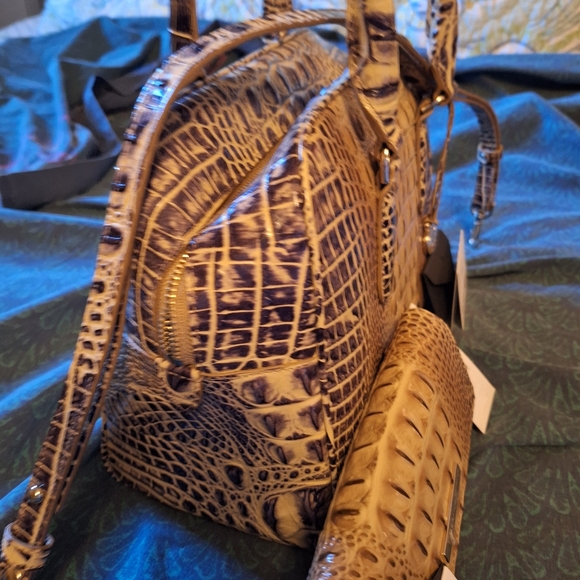 NWT Brahmin bag + wallet set - Picture 10 of 10